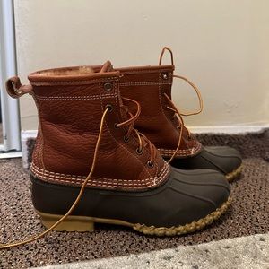 L.L.Bean women’s bean boots, 8” shearling-lined insulated. Perfect condition.